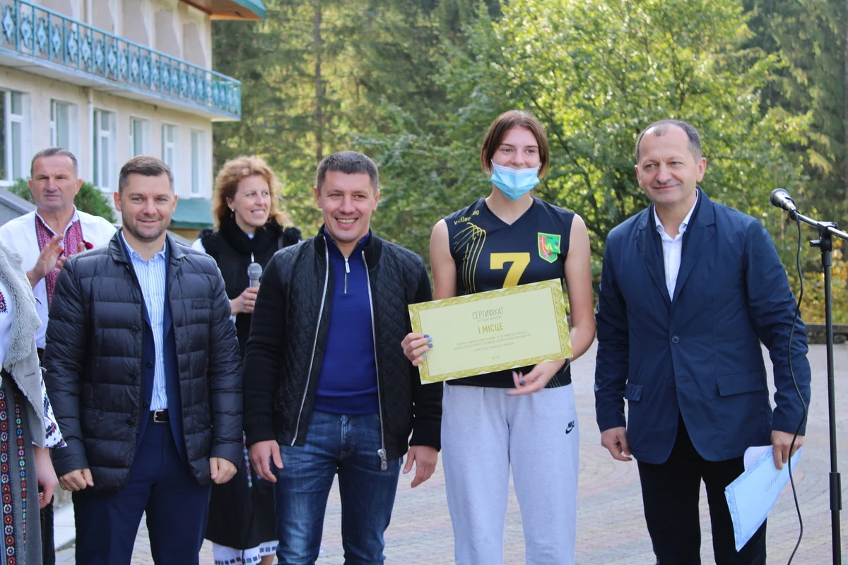 В селі Гута розпочався всеукраїнський фізкультурно-патріотичний фестиваль школярів України "Козацький гарт 2021"