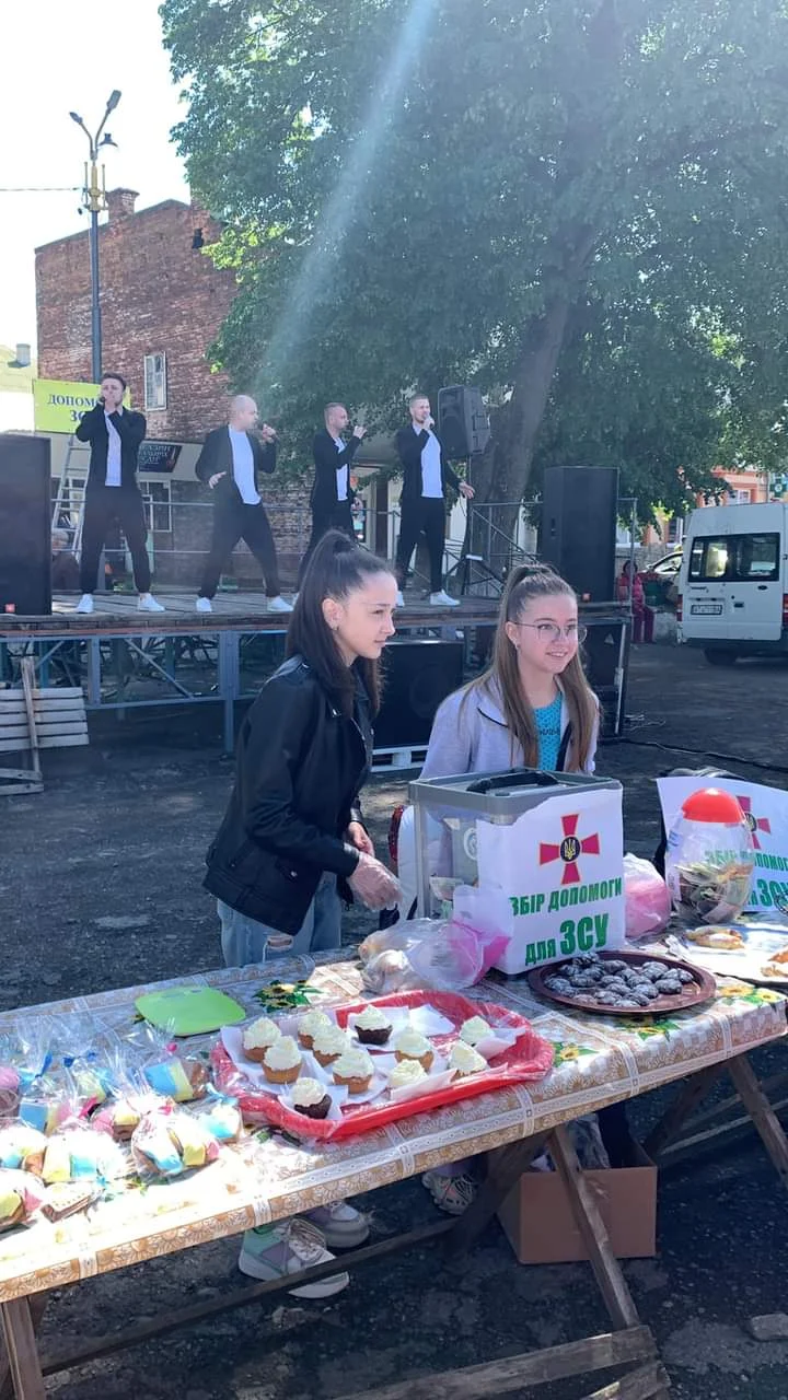 В селищі Солотвин відбувся благодійний захід на підтримку ЗСУ.