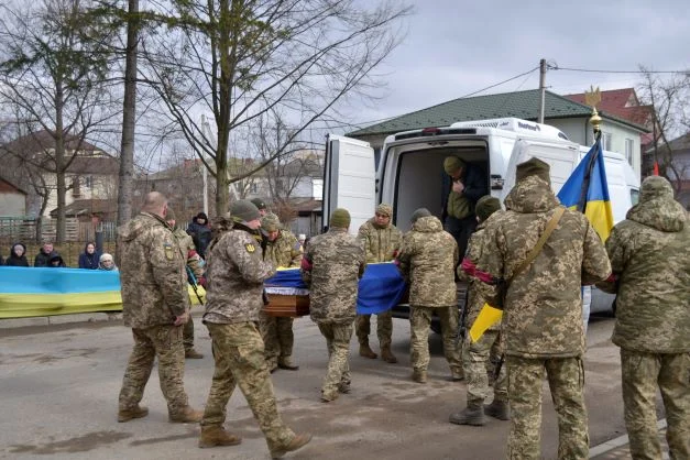 До рідного дому привезли тіло Героя