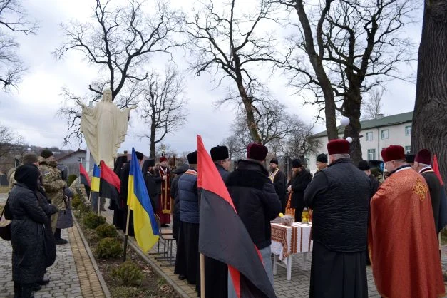 До рідного дому привезли тіло Героя