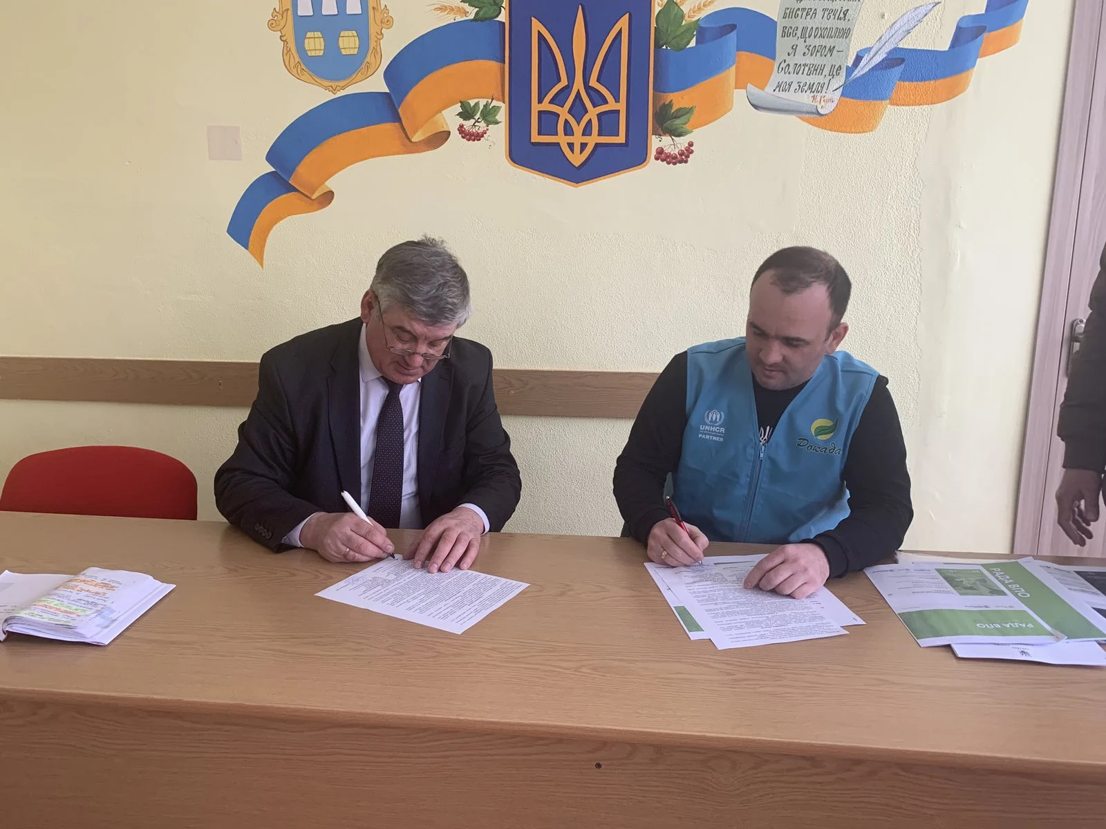 Голова громади Манолій Піцуряк підписав Меморандум про співпрацю між Солотвинською селищною радою та Благодійною організацією «Благодійний Фонд Рокада».