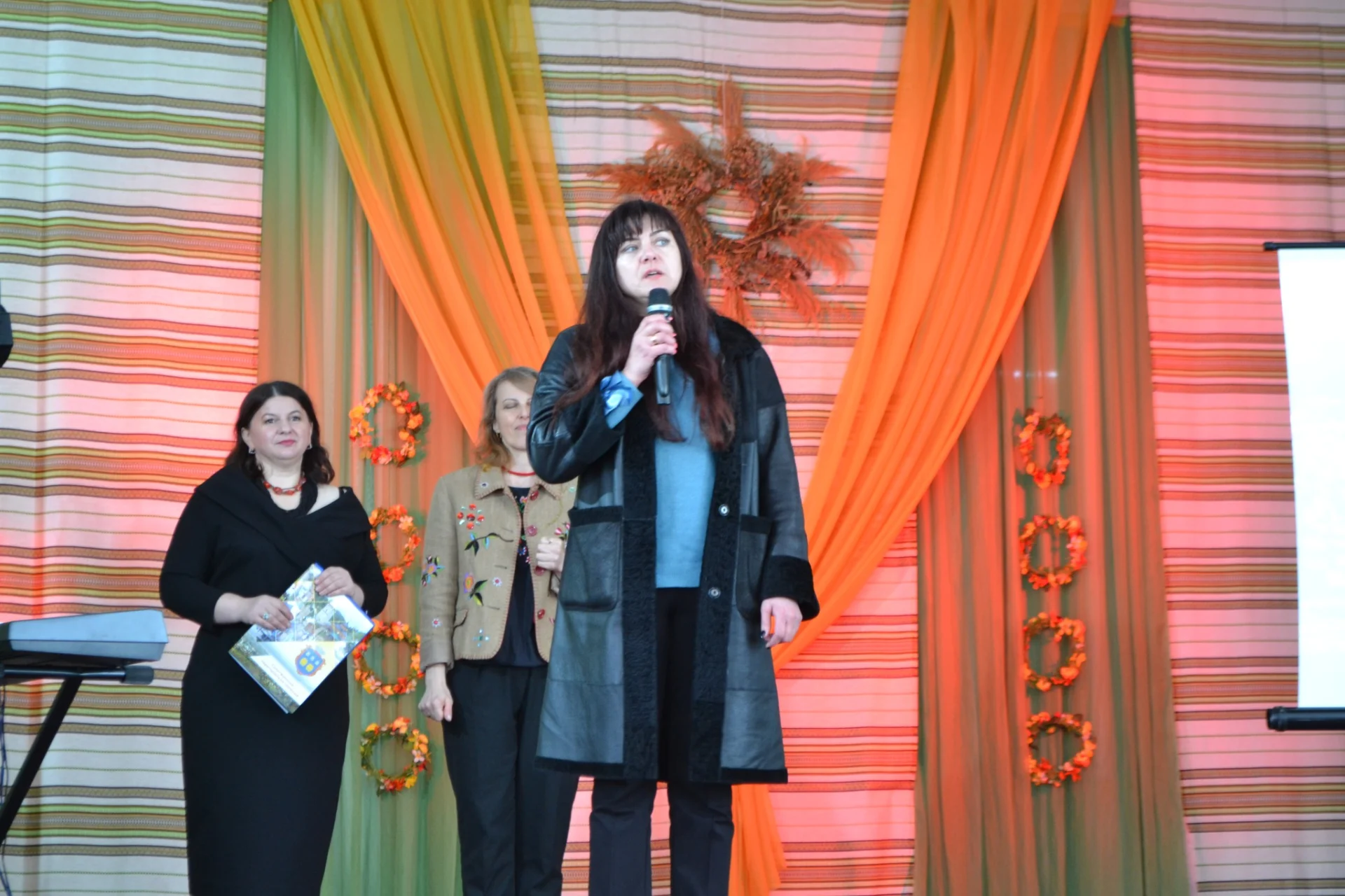 У Солотвинській громаді відбувся культурний захід "Відкриваємо двері творчим особистостям".