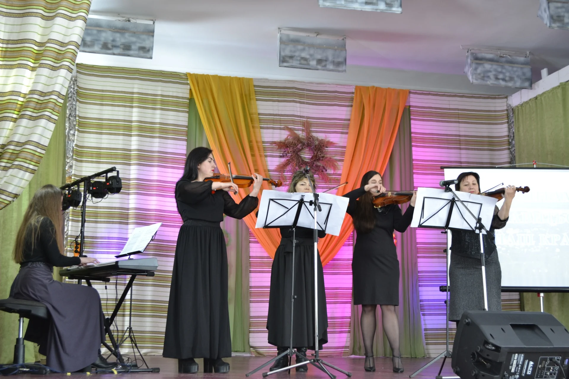 У Солотвинській громаді відбувся культурний захід "Відкриваємо двері творчим особистостям".