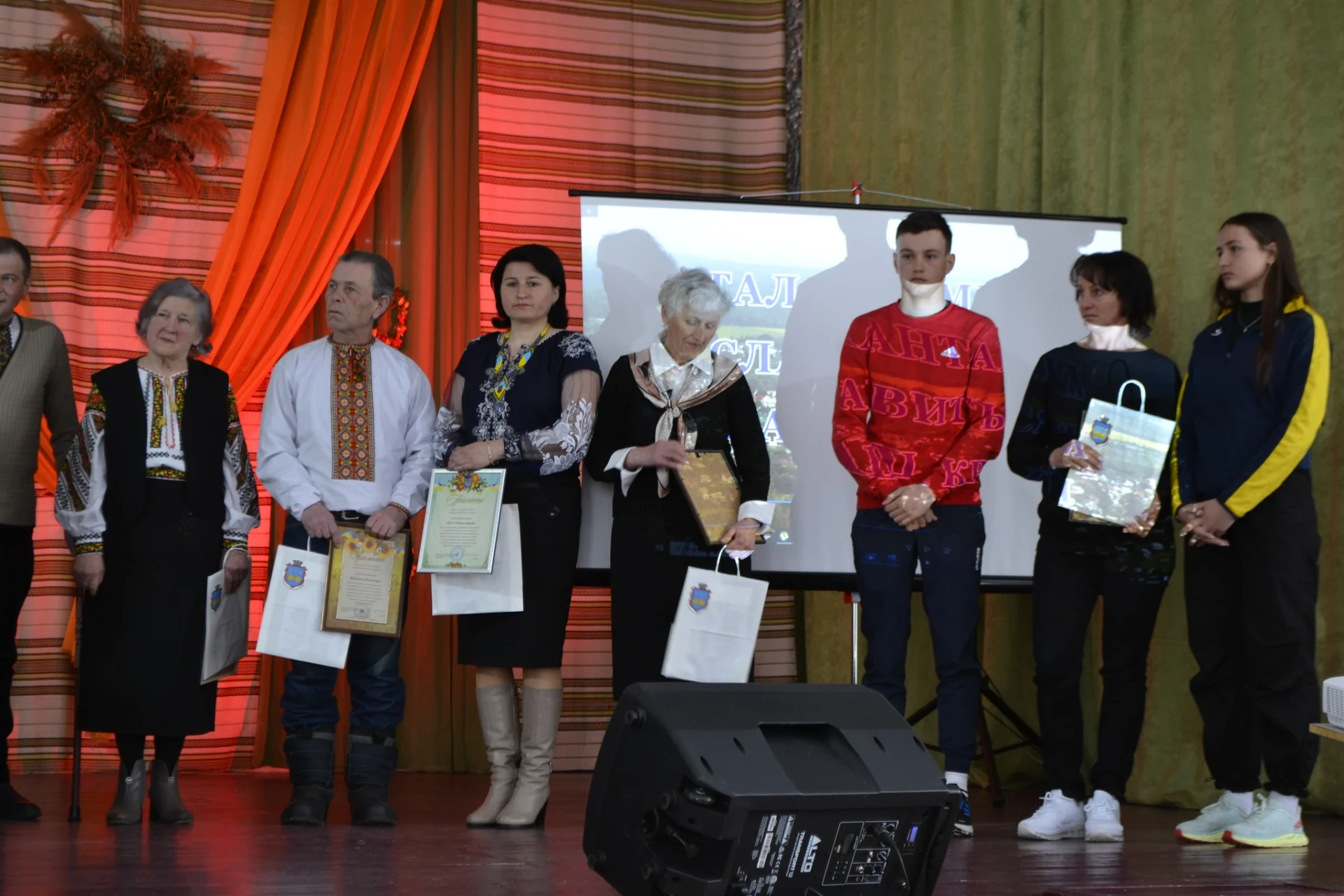 У Солотвинській громаді відбувся культурний захід "Відкриваємо двері творчим особистостям".