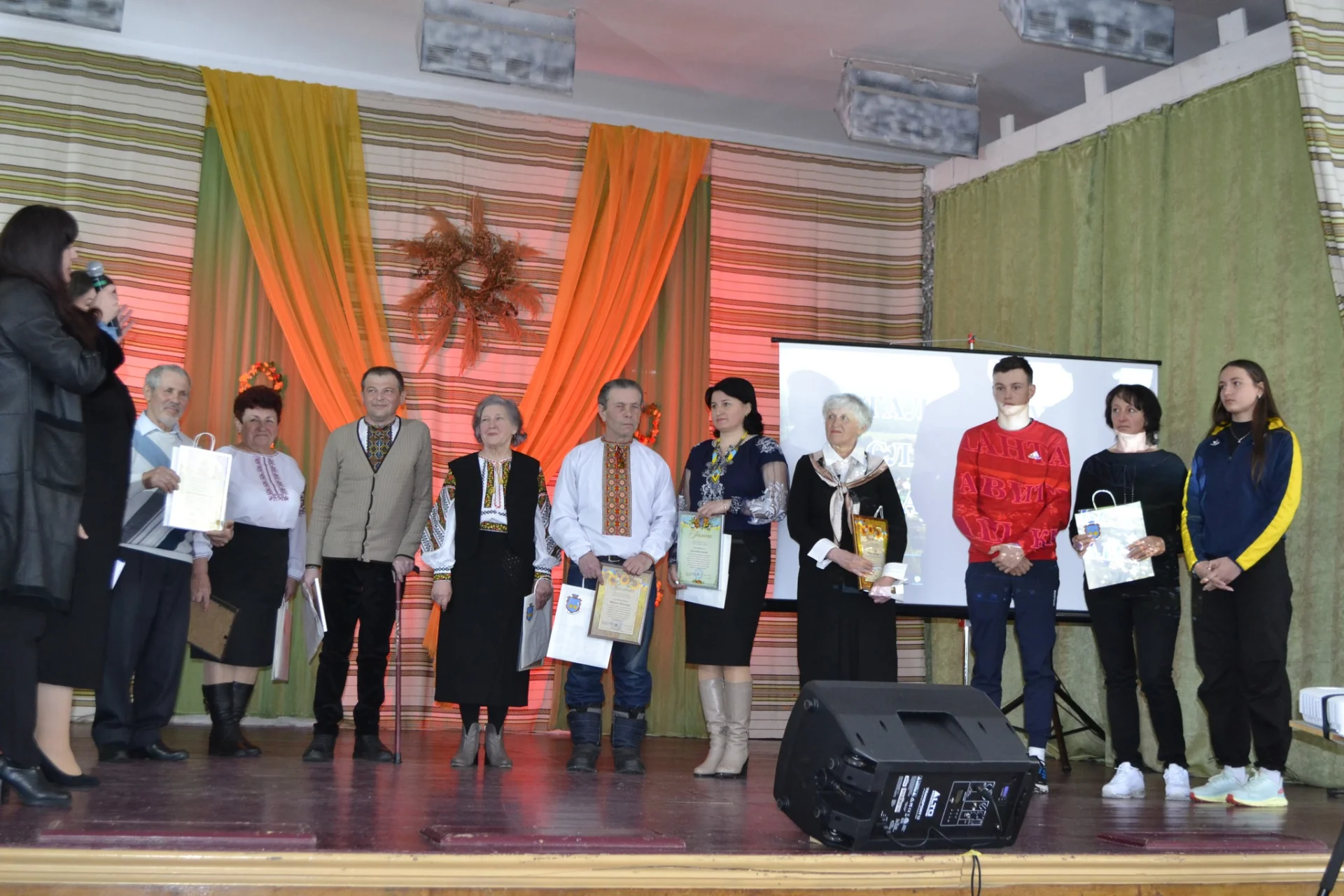 У Солотвинській громаді відбувся культурний захід "Відкриваємо двері творчим особистостям".