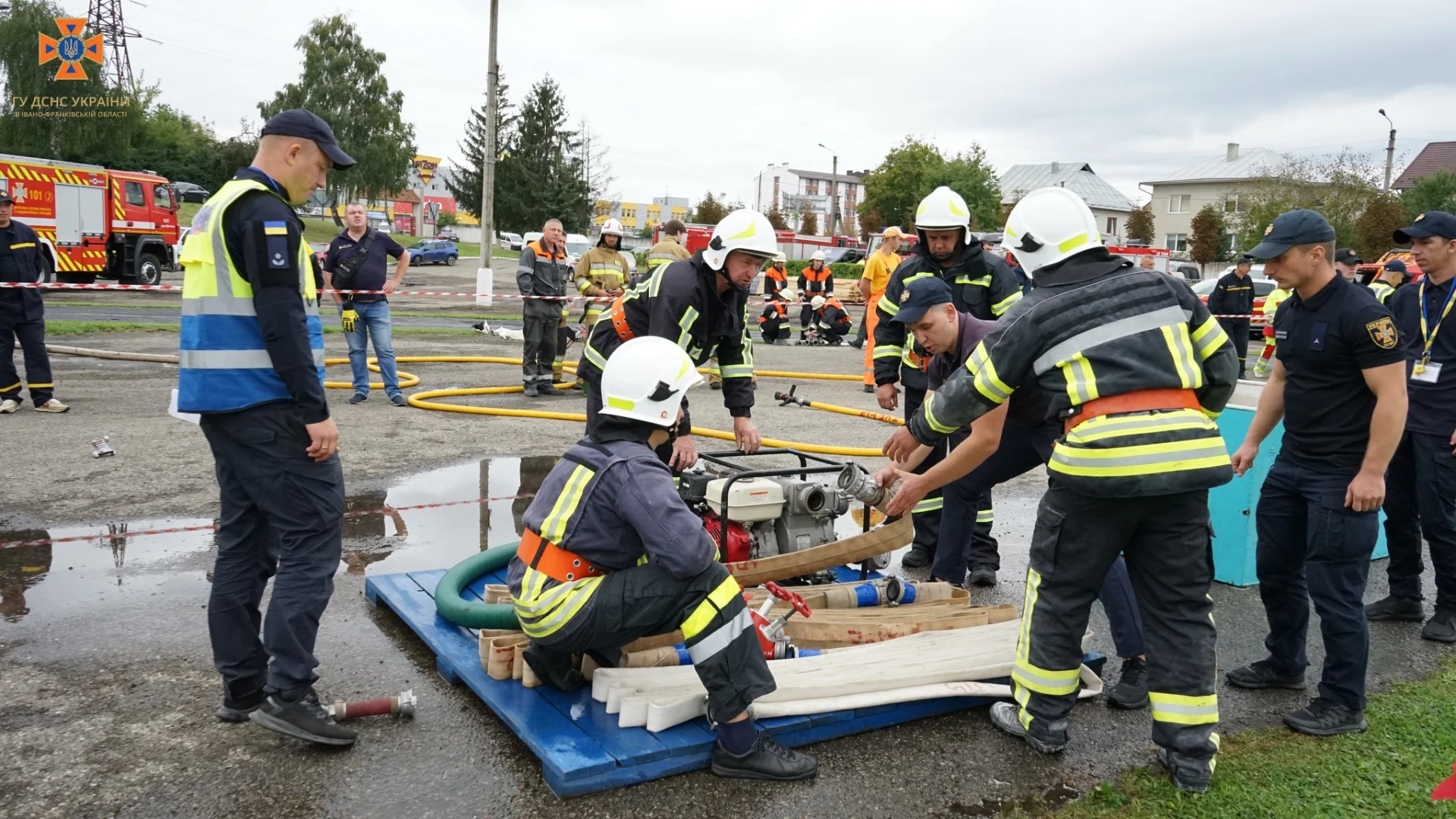 Рятувальники Солотвинської громади взяли участь у обласних змаганнях "Кубок Святого Флоріана"