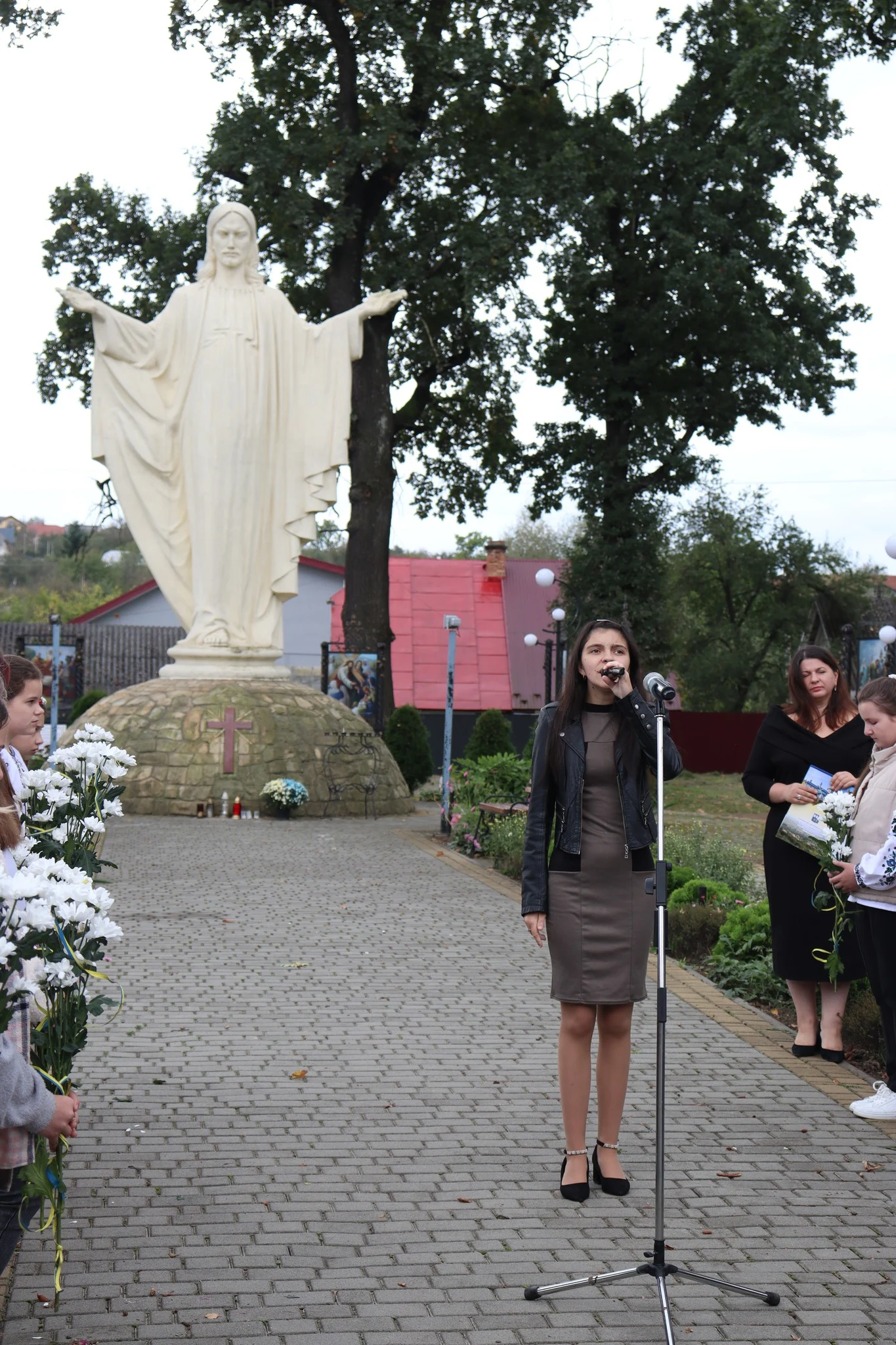 У Солотвинській територіальній громаді відбулася пам’ятна хода «Обрані небо тримати»