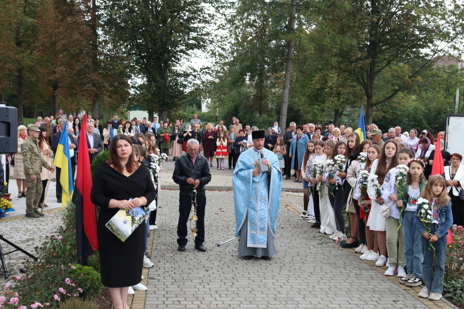 У Солотвинській територіальній громаді відбулася пам’ятна хода «Обрані небо тримати»