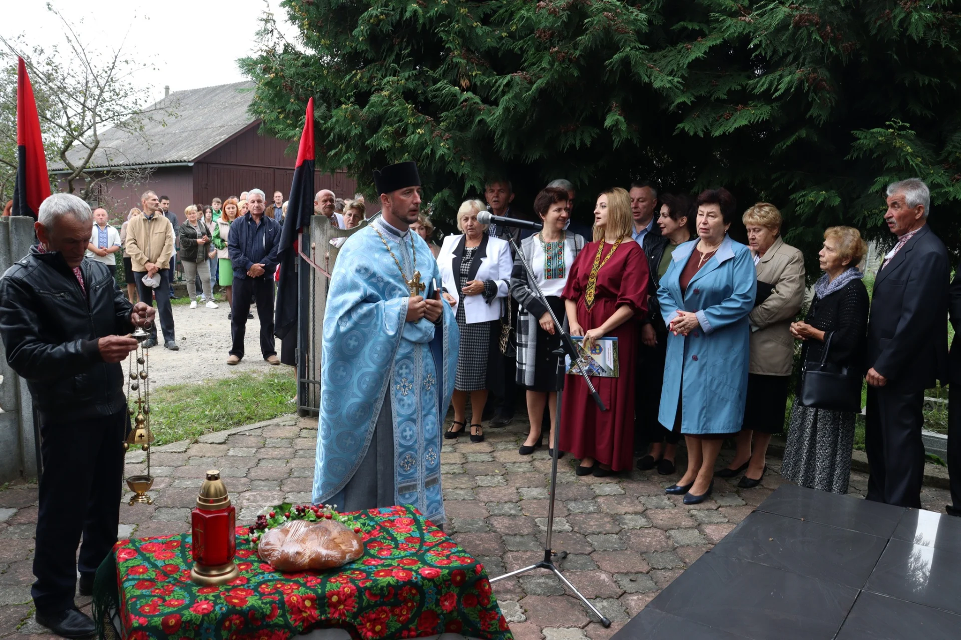 У Солотвинській територіальній громаді відбулася пам’ятна хода «Обрані небо тримати»
