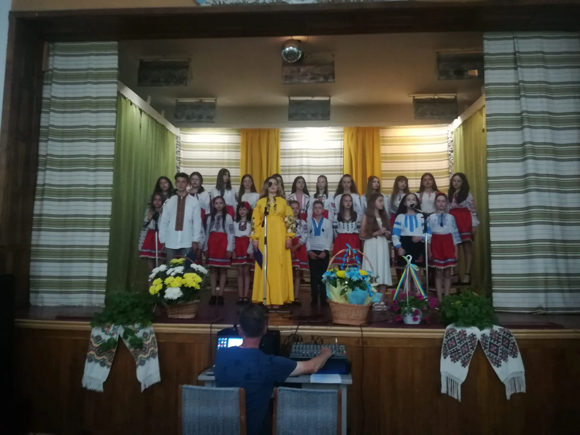 У Солотвинській територіальній громаді відзначили День Конституції України