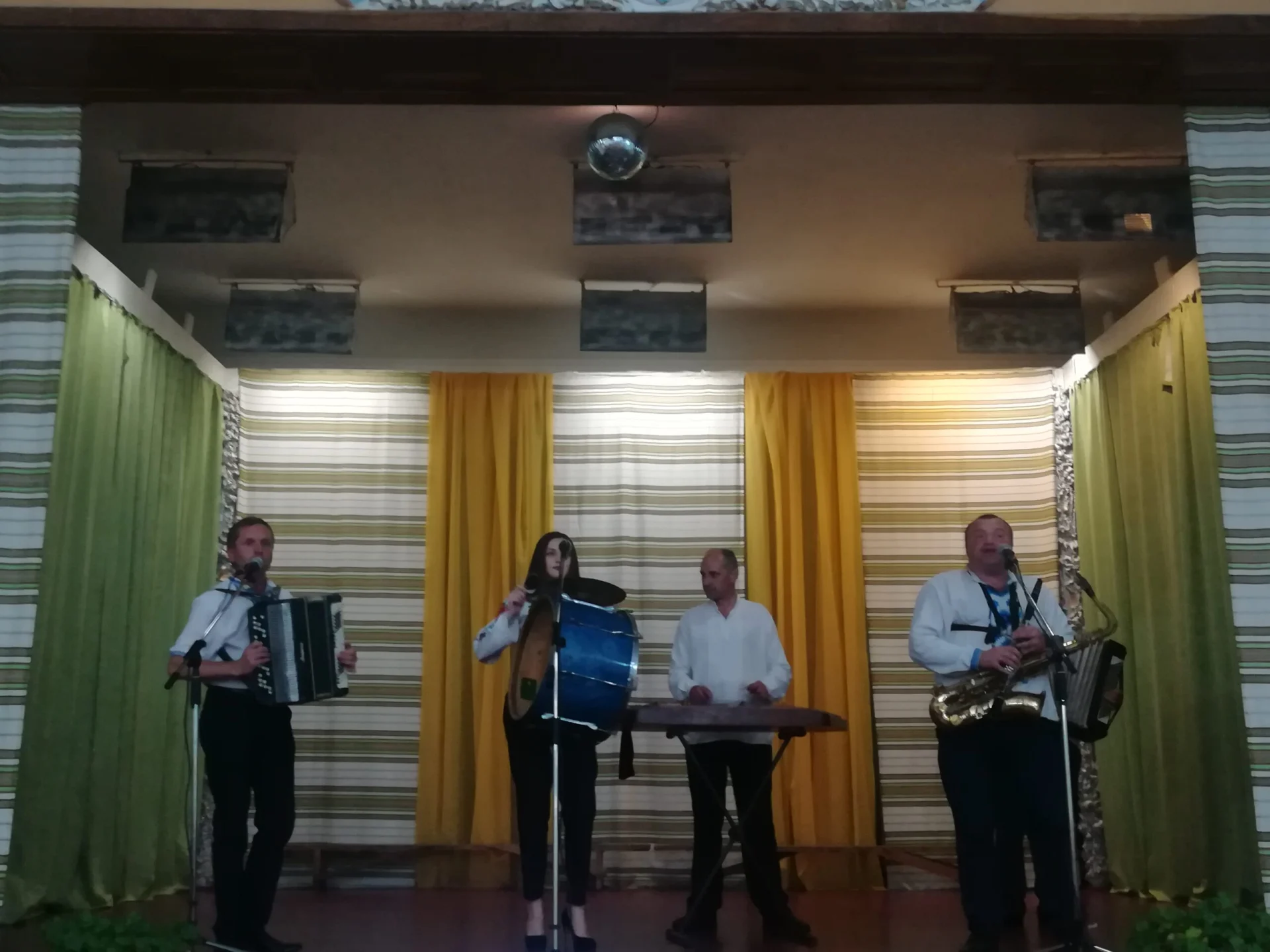 У Солотвинській територіальній громаді відзначили День Конституції України