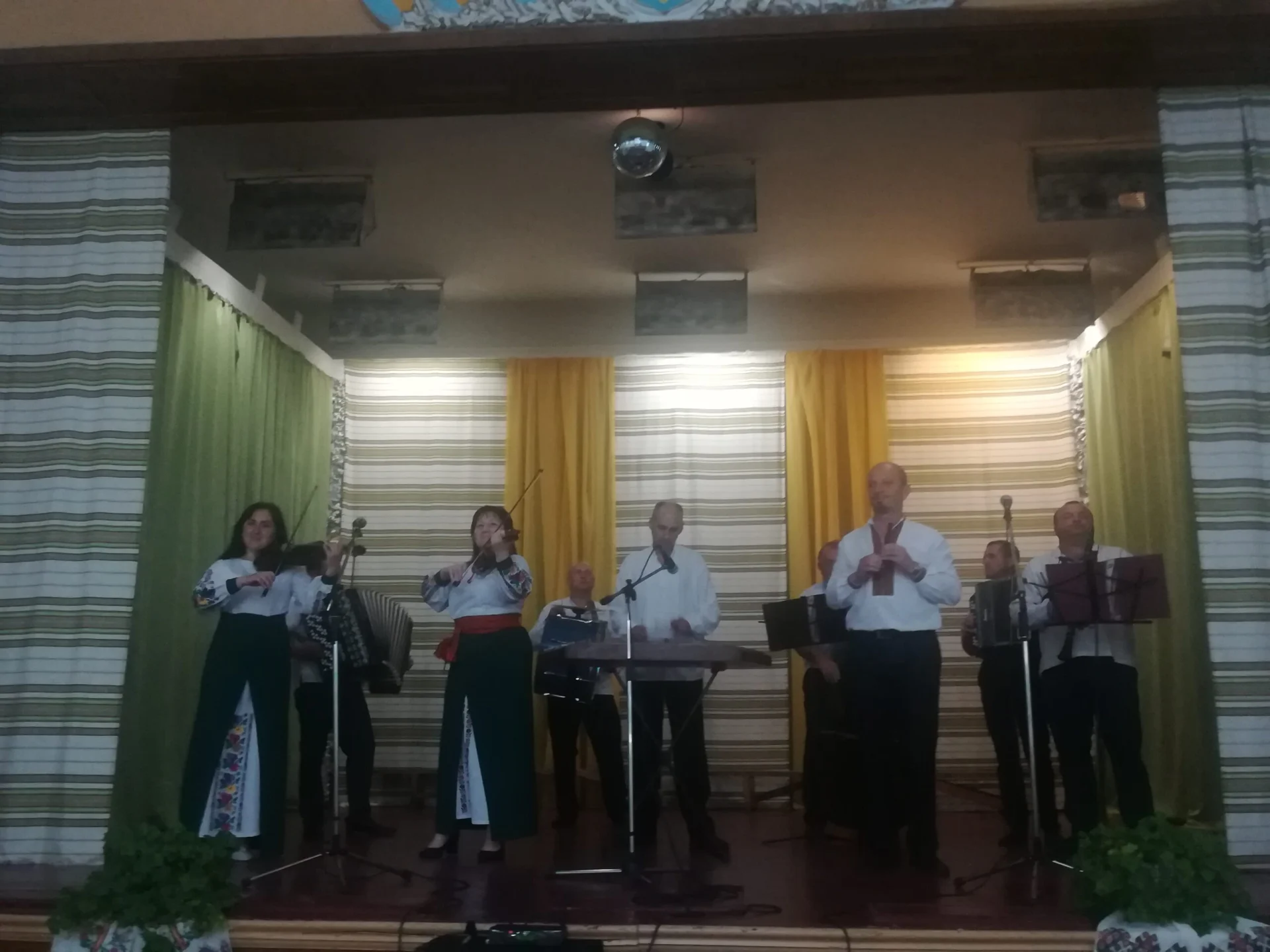 У Солотвинській територіальній громаді відзначили День Конституції України